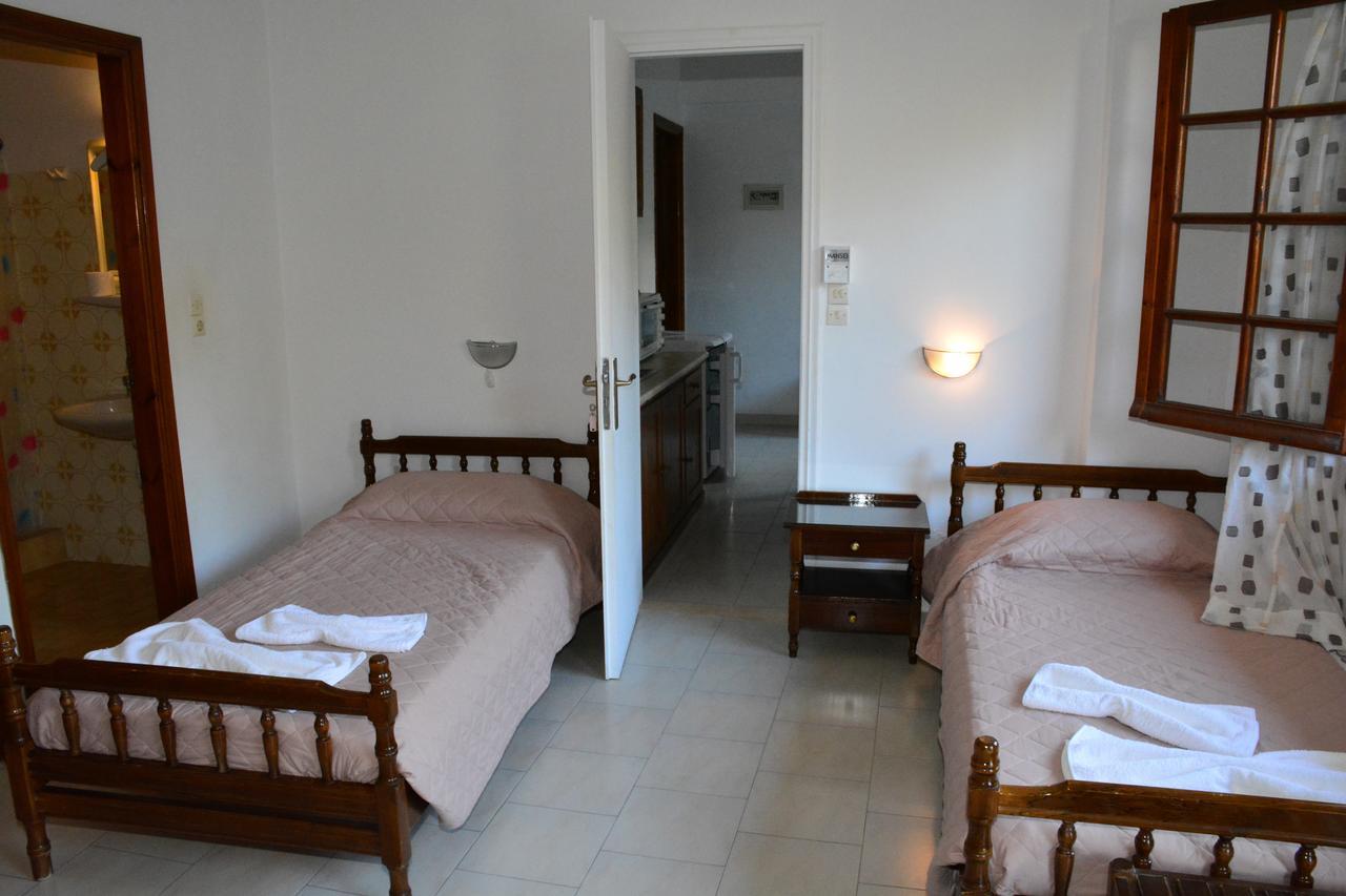 Voula Apartments Agia Marina  Exterior foto