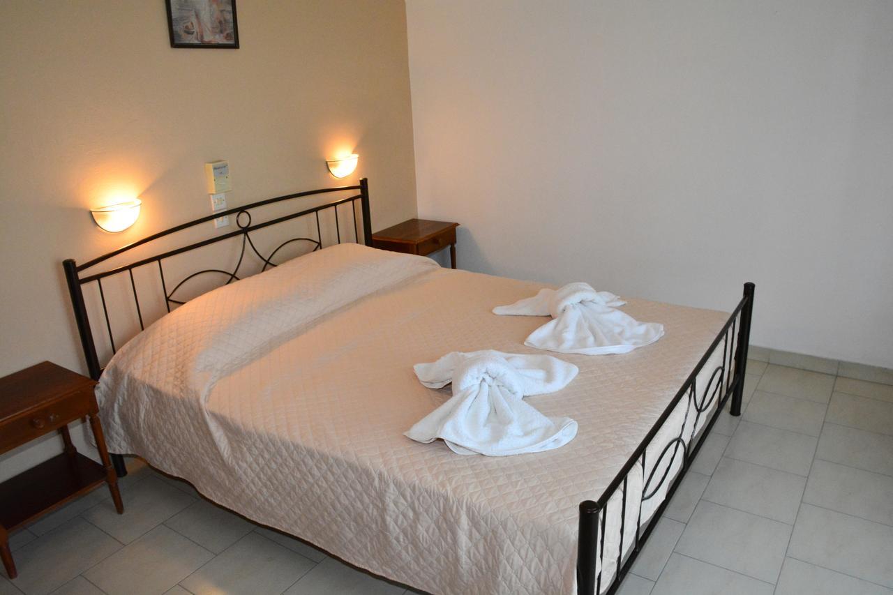 Voula Apartments Agia Marina  Exterior foto